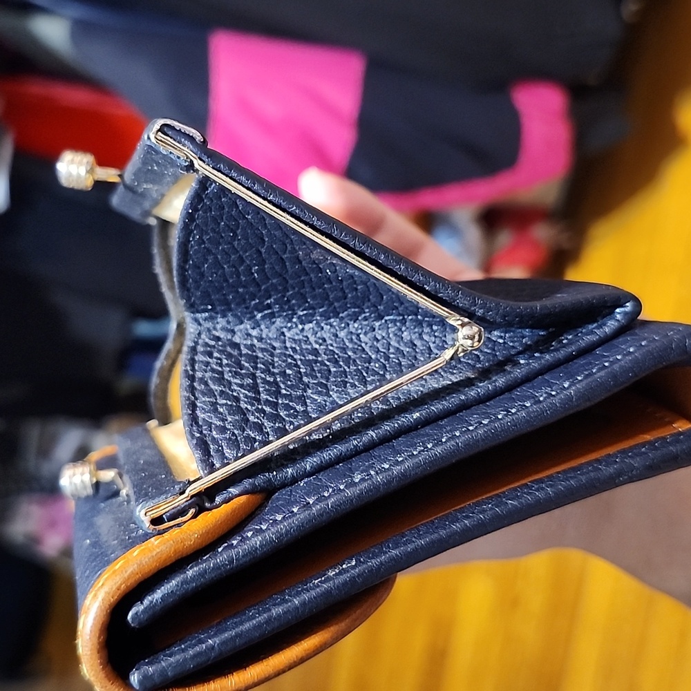Vintage Dooney & Bourke - Picture 8 of 14